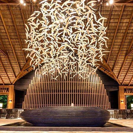 Hurawalhi Island Resort Exterior photo