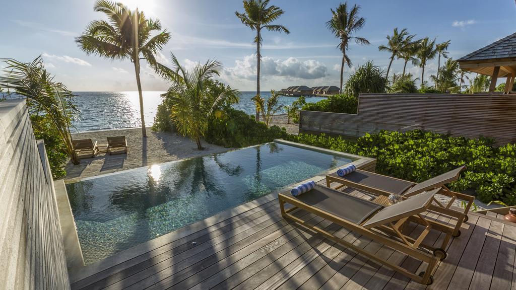 Hurawalhi Island Resort Exterior photo