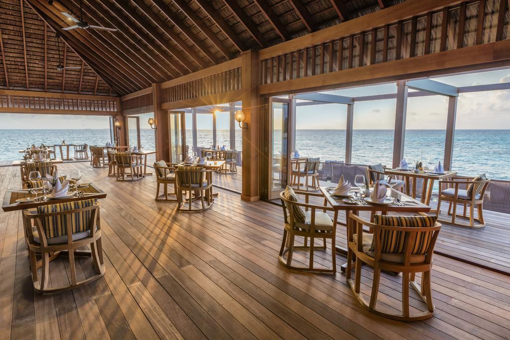 Hurawalhi Island Resort Exterior photo