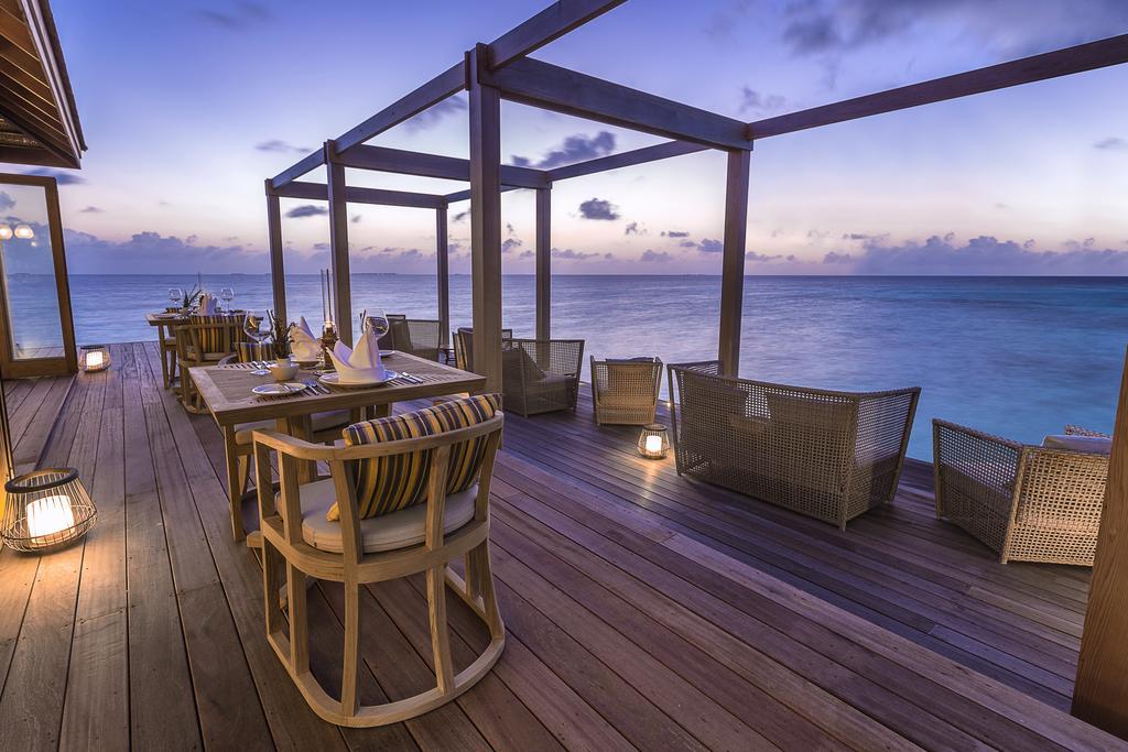 Hurawalhi Island Resort Exterior photo